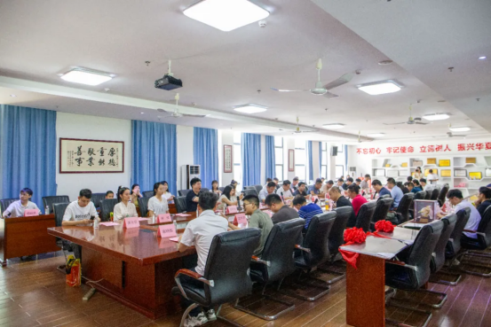 广州华夏职业学院校友会广州分会成立